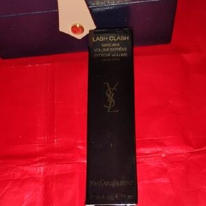 Yves Saint Laurent Lash Clash Mascara in Black